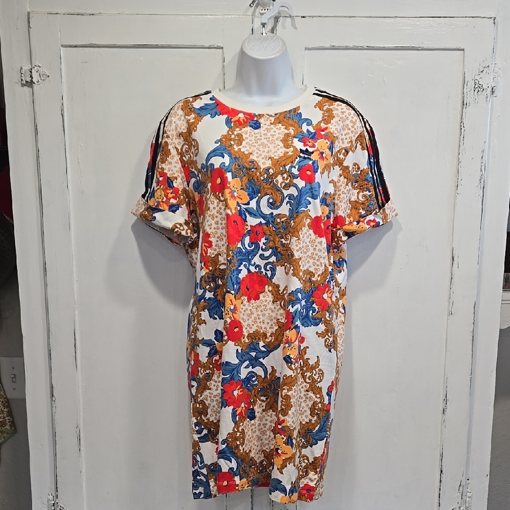 ADIDAS HER GRAPHIC TSHIRT DRESS SIZE SMALL.   #6910